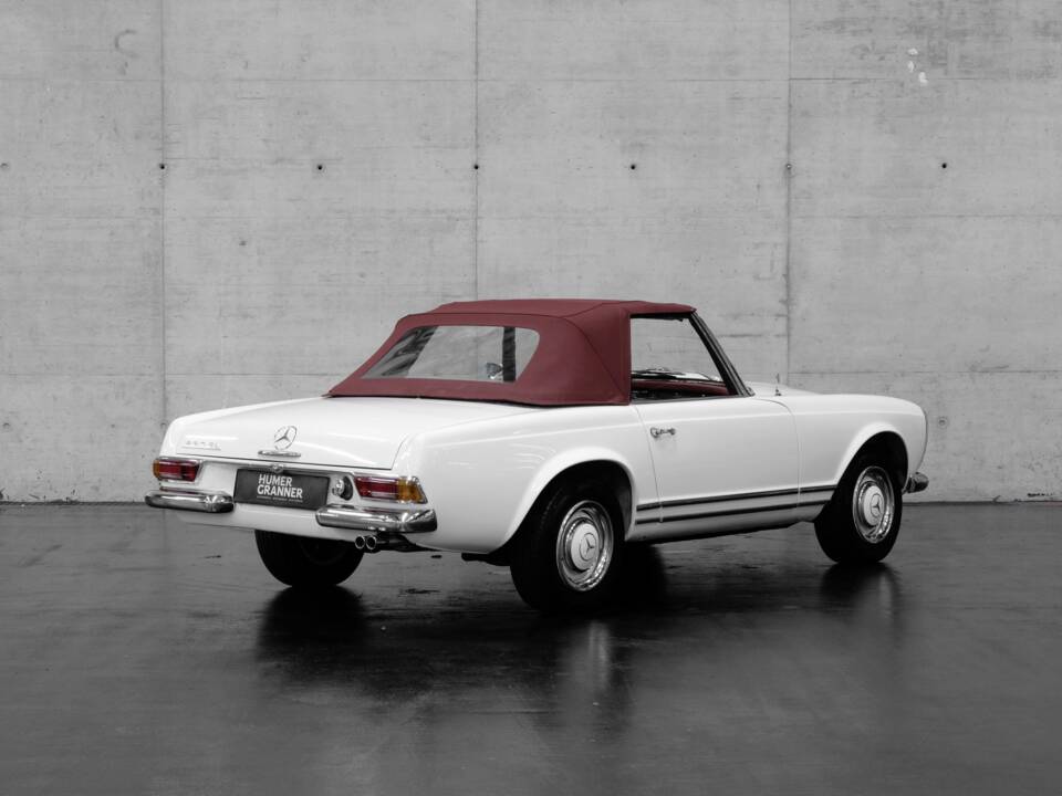 Immagine 7/40 di Mercedes-Benz 230 SL (1966)