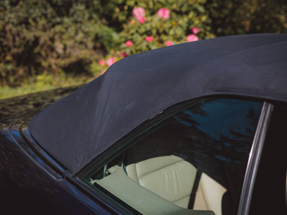 Imagen 35/41 de Mercedes-Benz E 220 (1995)