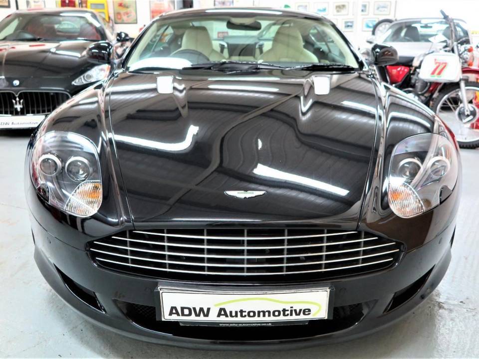 Image 3/12 of Aston Martin DB 9 (2010)