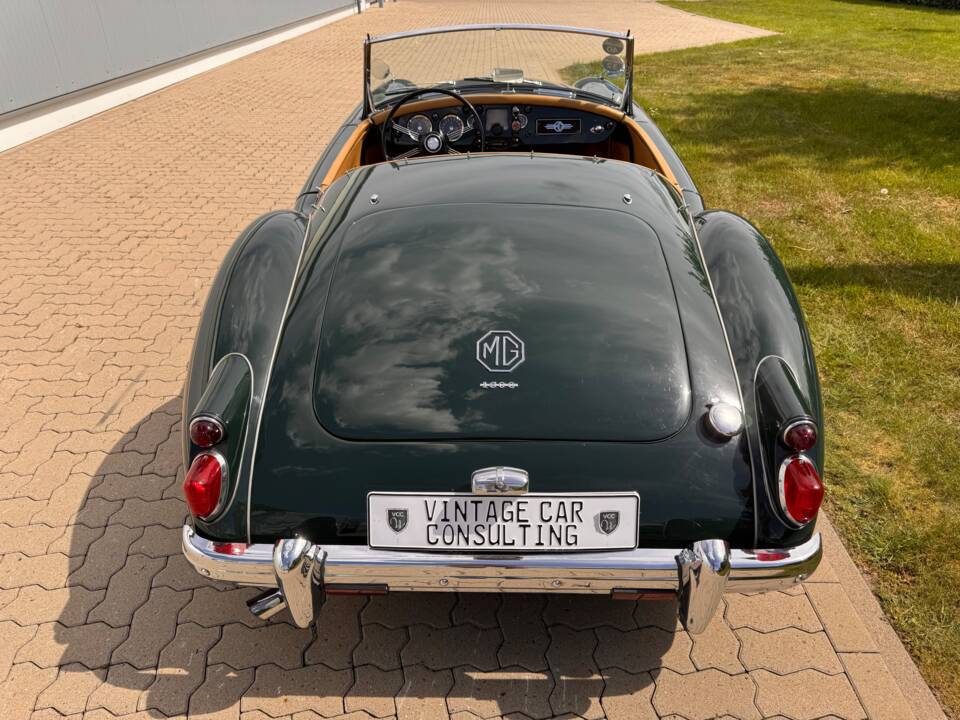 Image 27/79 of MG MGA 1600 (1961)