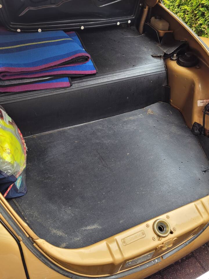 Image 14/20 of Volkswagen Beetle 1303 (1973)