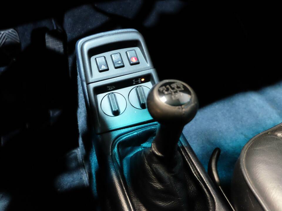 Imagen 10/26 de Porsche 911 Carrera 4 (1992)