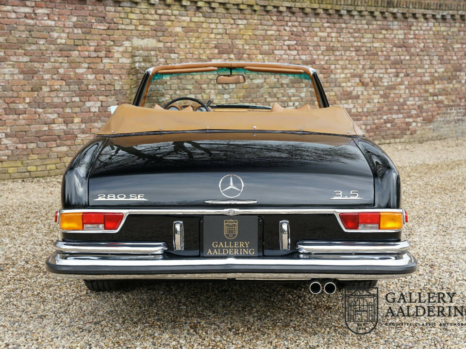 Image 19/50 of Mercedes-Benz 280 SE 3,5 (1971)