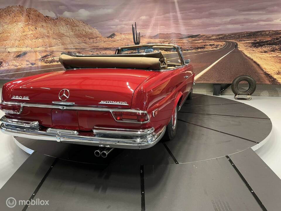 Image 38/40 of Mercedes-Benz 280 SE (1969)