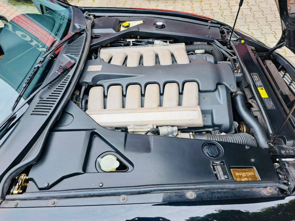 Bild 16/20 von Aston Martin DB 7 Vantage Volante (2002)