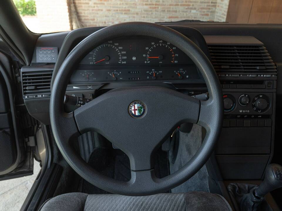 Image 43/50 de Alfa Romeo 164 2.0 (1991)
