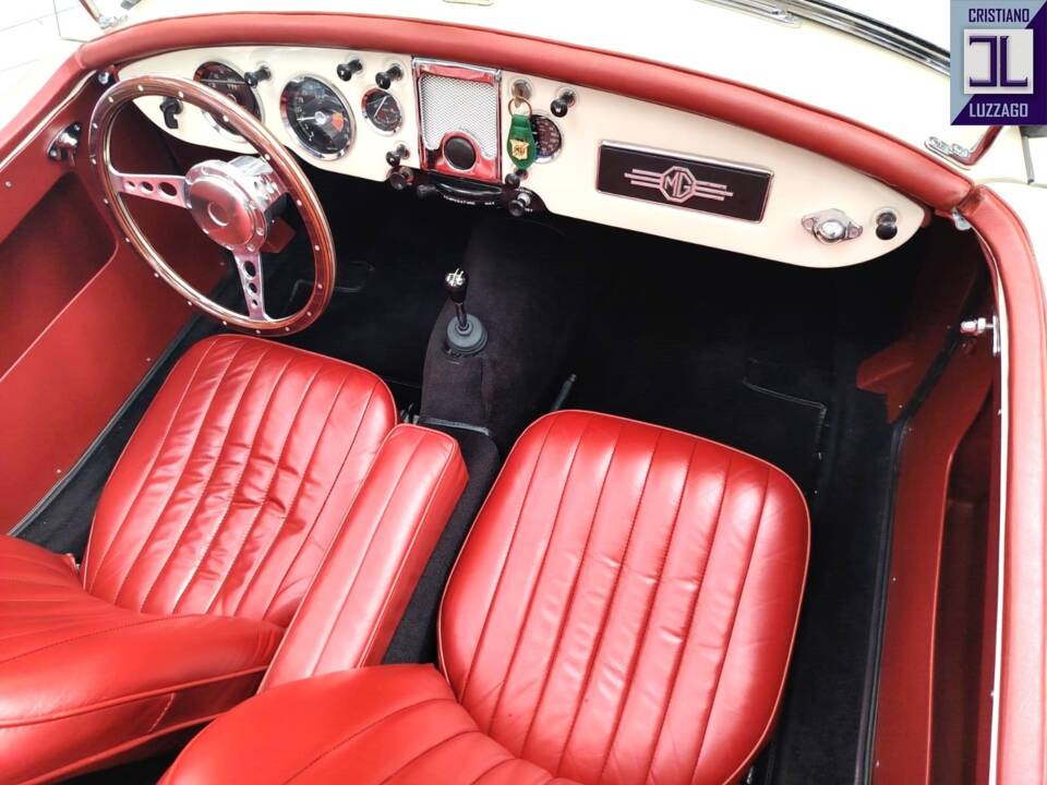 Image 31/61 of MG MGA 1500 (1958)