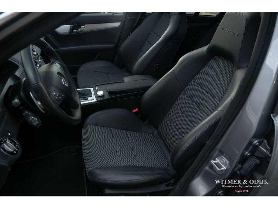 Imagen 4/40 de Mercedes-Benz C 63 AMG T (2009)