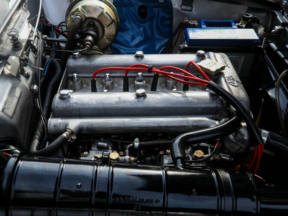 Afbeelding 23/50 van Alfa Romeo 1750 GT Veloce (1969)