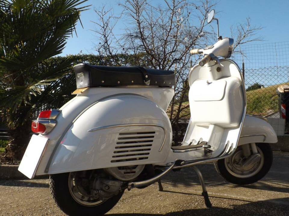 Image 3/40 de Piaggio Vespa 160 GS (1964)