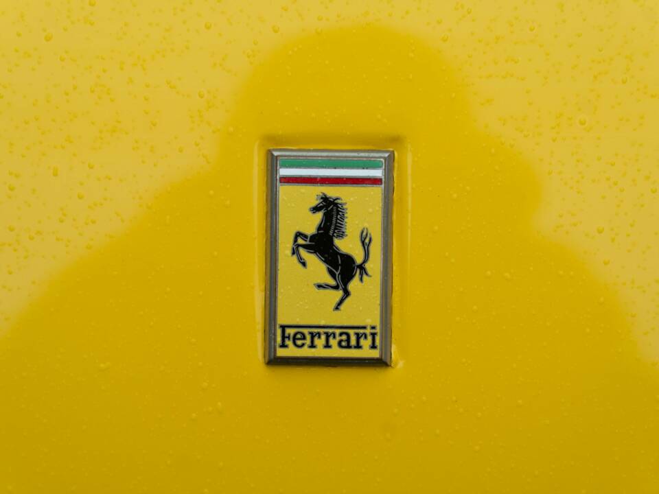 Image 12/50 de Ferrari 308 GTBi (1981)