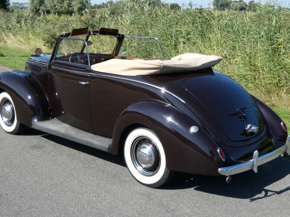 Image 16/52 de Ford V8 (1938)
