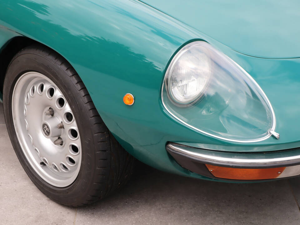 Image 8/50 of Alfa Romeo 2000 Spider Veloce (1979)