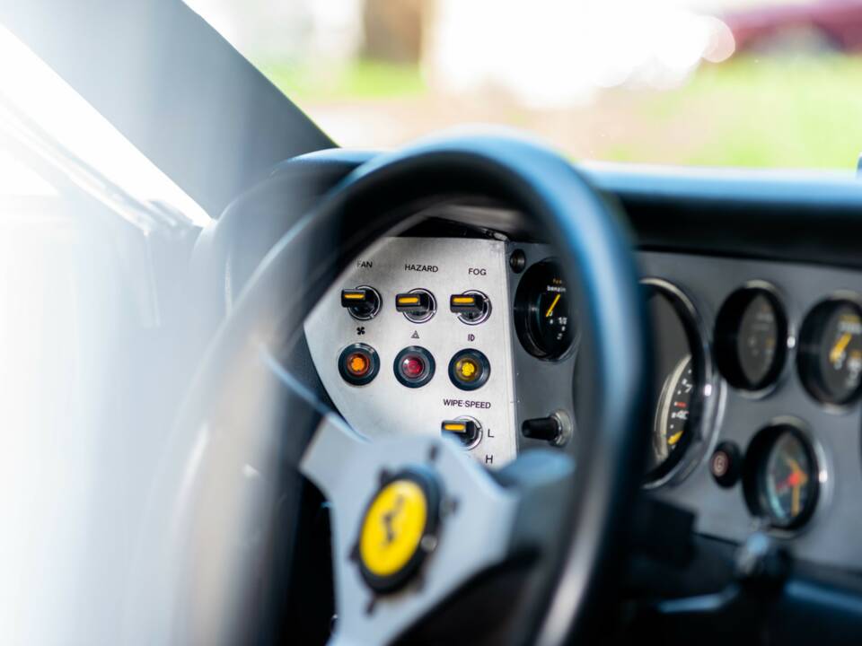 Image 20/50 of Ferrari Dino 308 GT4 (1977)