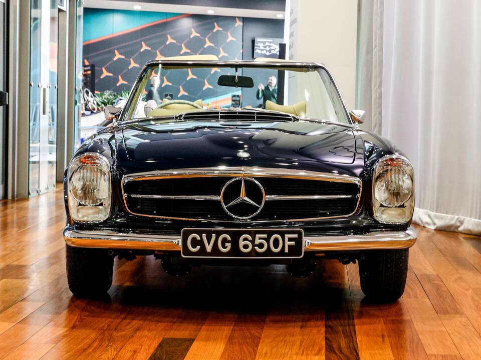 Image 6/31 de Mercedes-Benz 280 SL (1968)