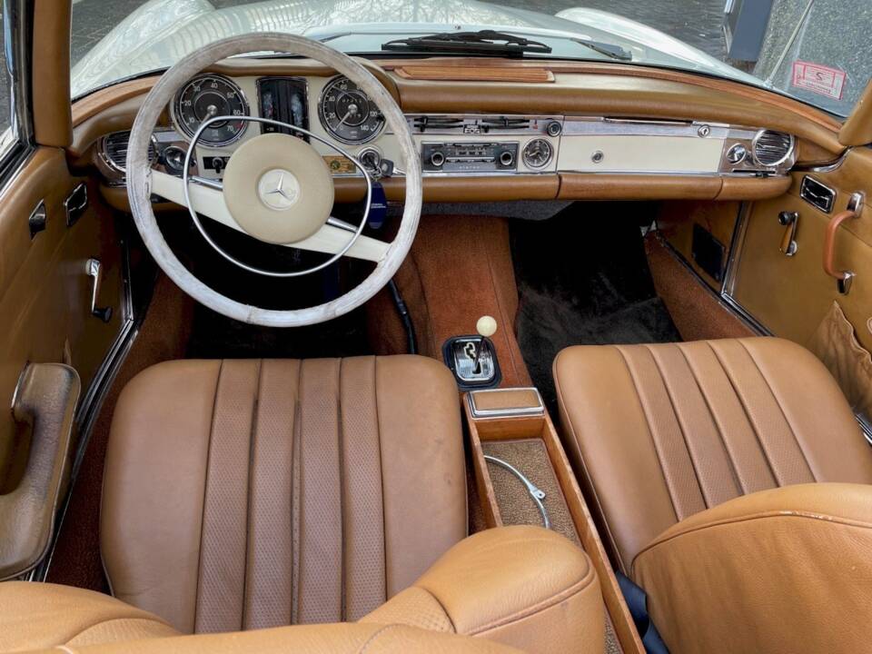 Immagine 18/33 di Mercedes-Benz 280 SL (1970)