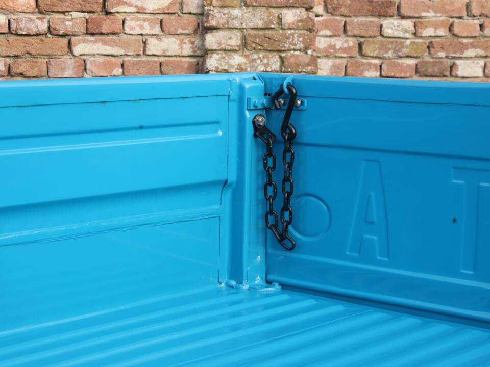 Bild 46/50 von Toyota Land Cruiser BJ 45 (1982)