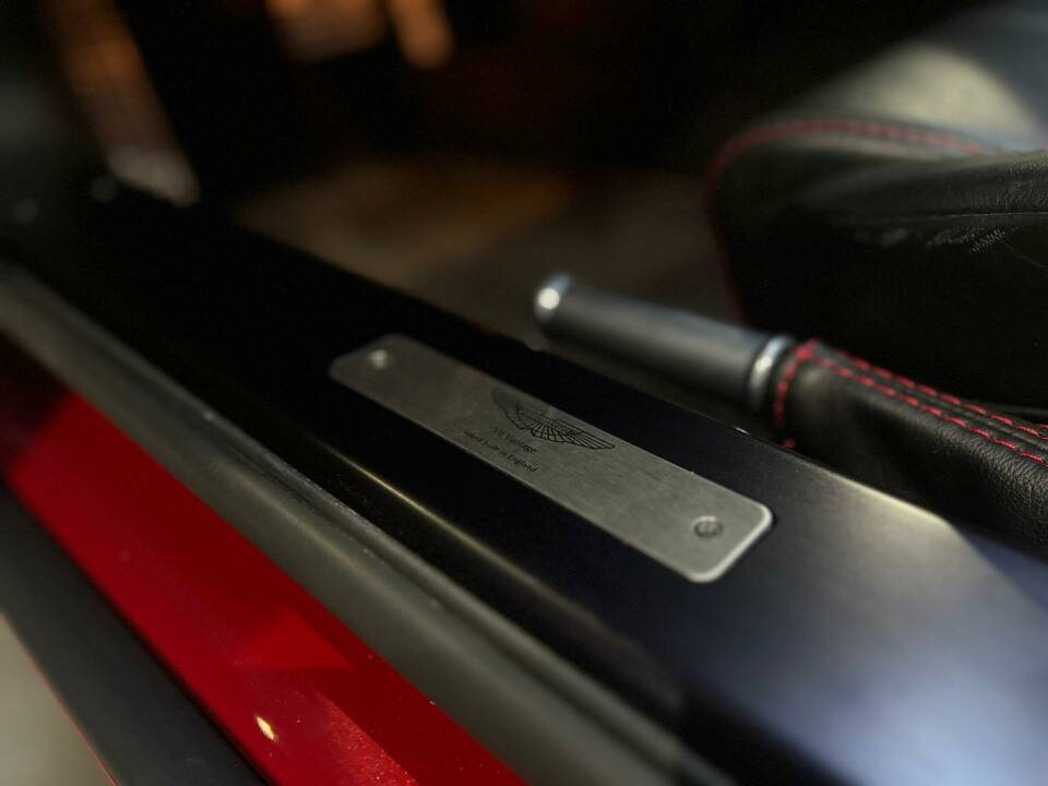 Imagen 10/60 de Aston Martin V8 Vantage Roadster (2008)