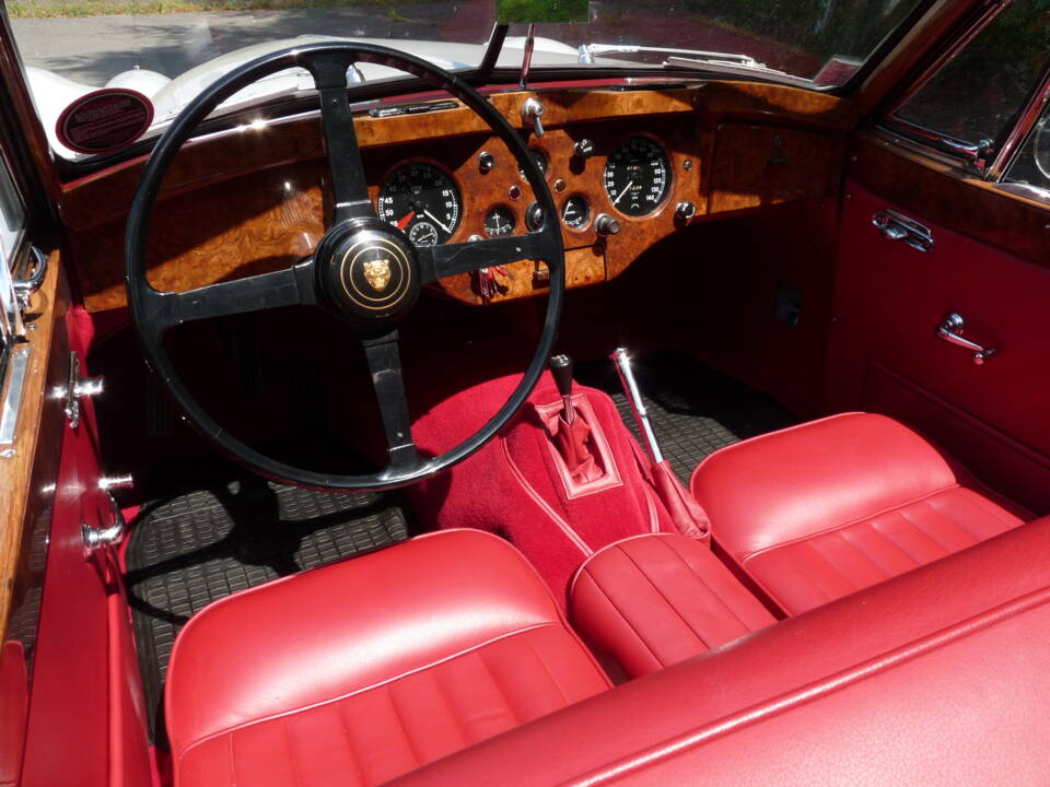 Immagine 12/22 di Jaguar XK 140 SE DHC (1957)