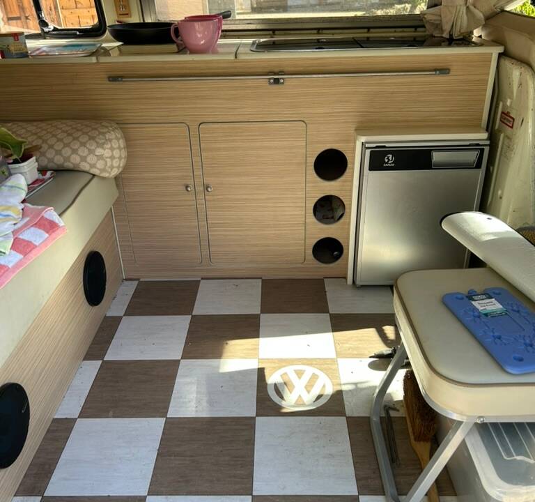 Bild 31/51 von Volkswagen T2a Kombi (1971)