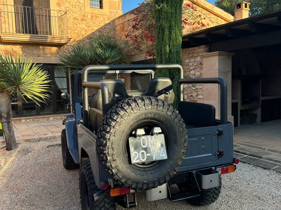 Image 45/50 of Toyota Land Cruiser BJ 40 (1981)