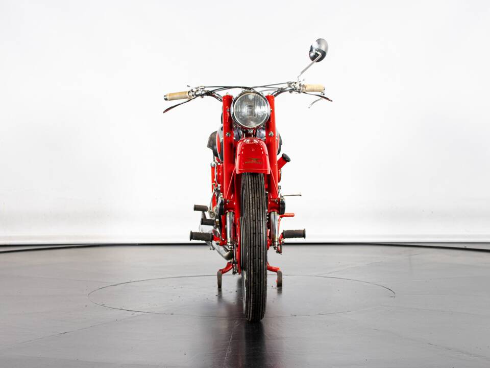 Immagine 3/50 di Moto Guzzi Astore (1952)