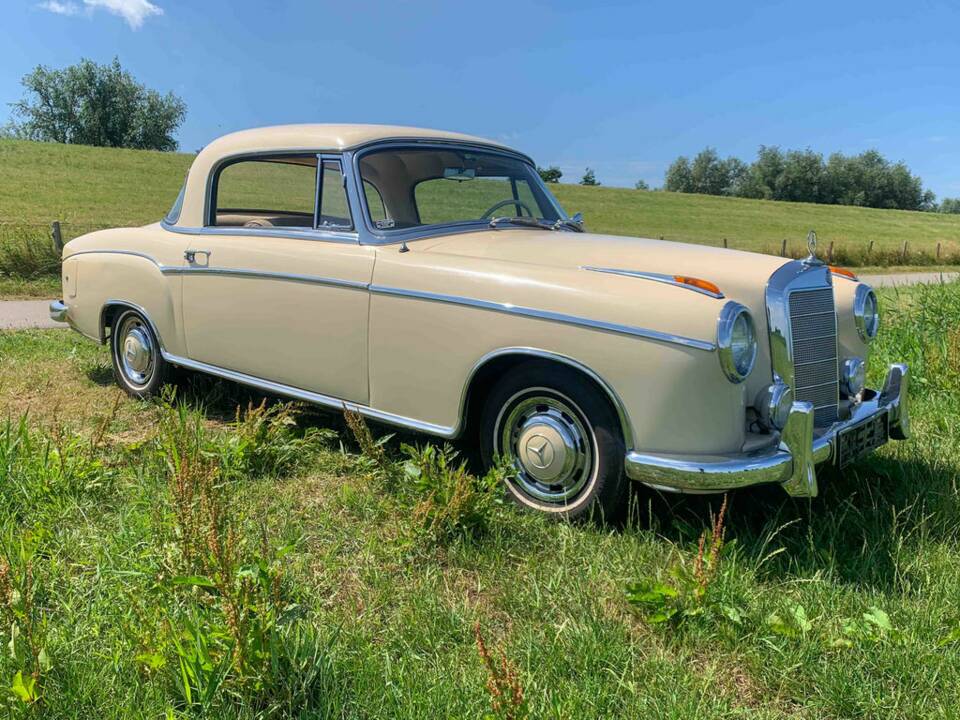 Afbeelding 3/8 van Mercedes-Benz 220 SE (1960)