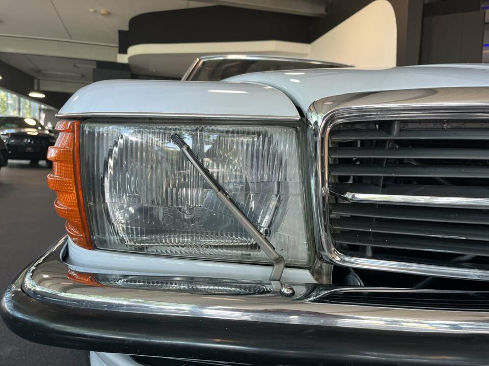 Image 14/25 de Mercedes-Benz 420 SL (1986)