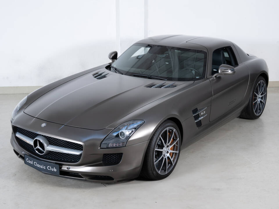 Image 32/33 of Mercedes-Benz SLS AMG (2010)
