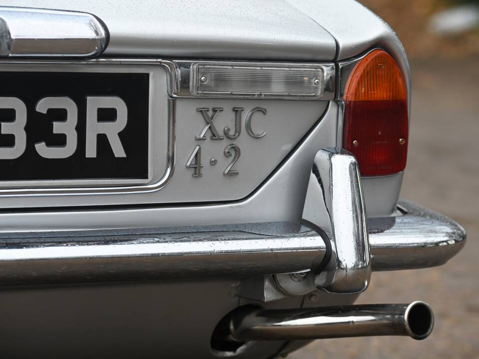 Image 9/26 of Jaguar XJ 6 C 4.2 (1976)