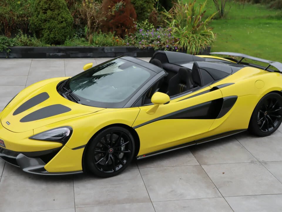 Immagine 32/50 di McLaren 570S Spider &quot;Launch Edition&quot; (2018)