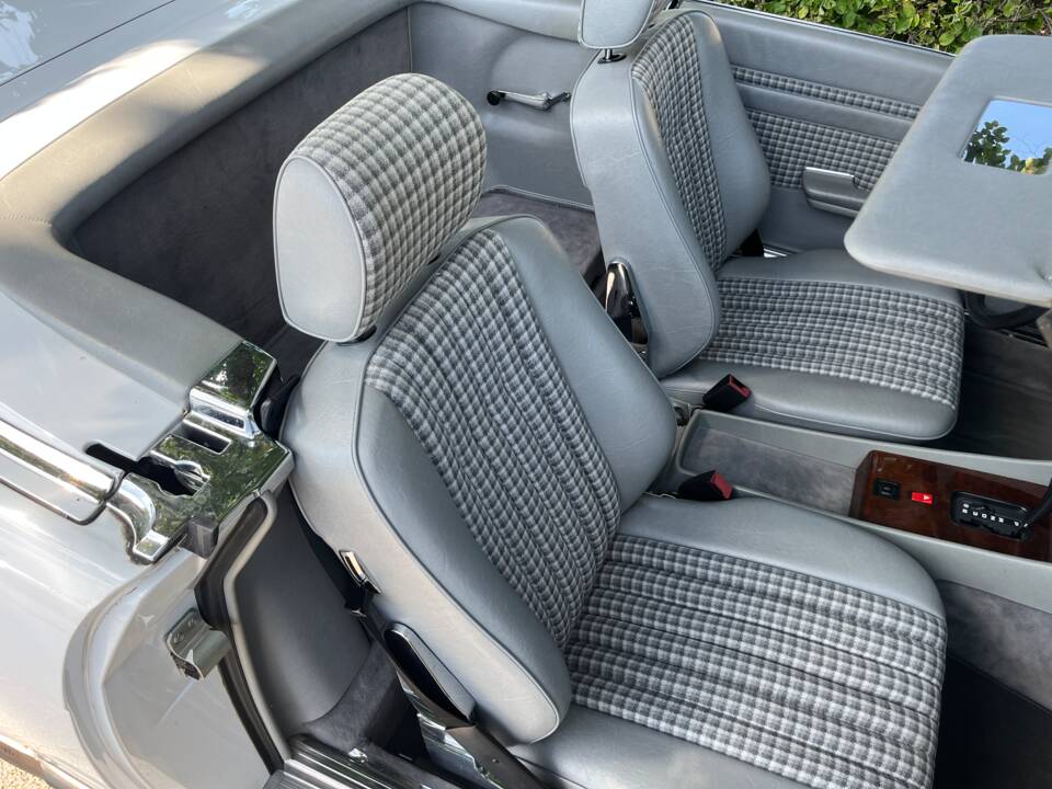 Afbeelding 23/65 van Mercedes-Benz 300 SL (1988)