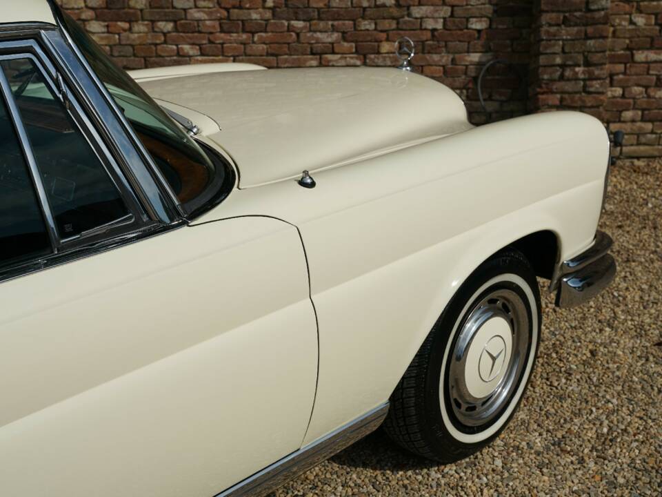 Immagine 26/50 di Mercedes-Benz 280 SE (1968)