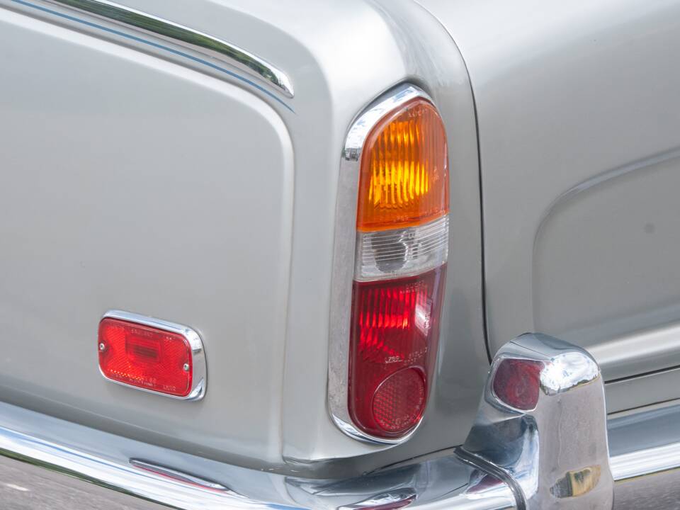 Image 35/50 of Rolls-Royce Silver Shadow I (1973)