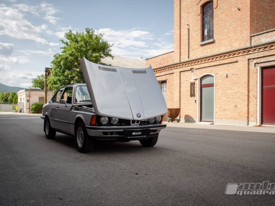 Image 5/22 of BMW 323i (1980)