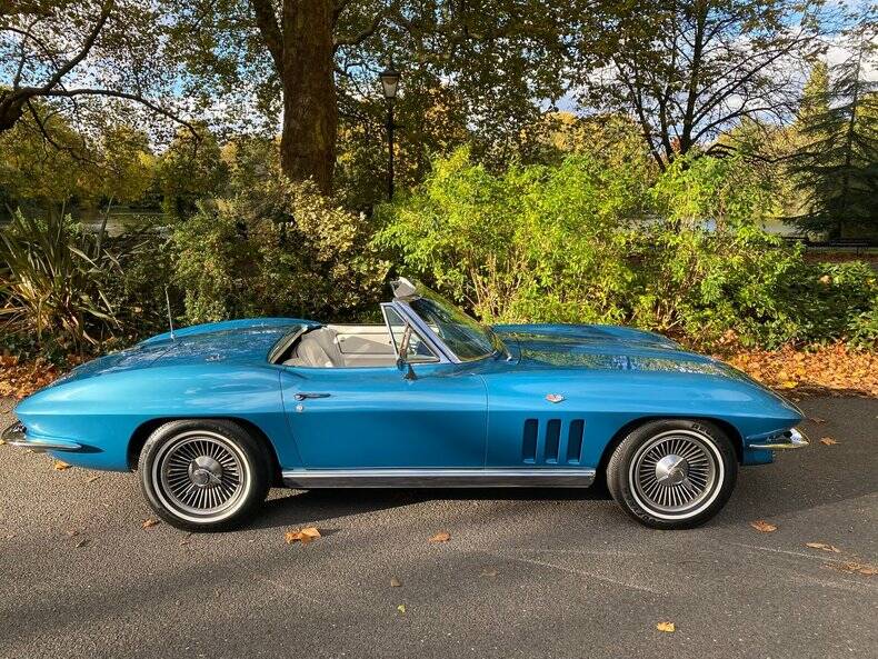 Bild 22/50 von Chevrolet Corvette Sting Ray Convertible (1966)