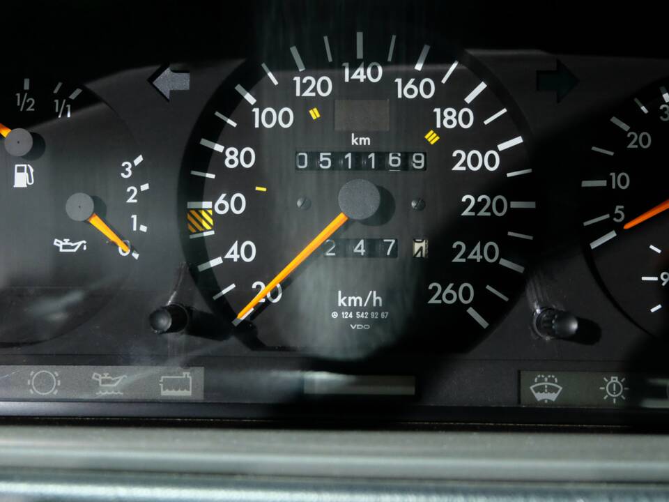 Bild 11/40 von Mercedes-Benz E 500 (1993)