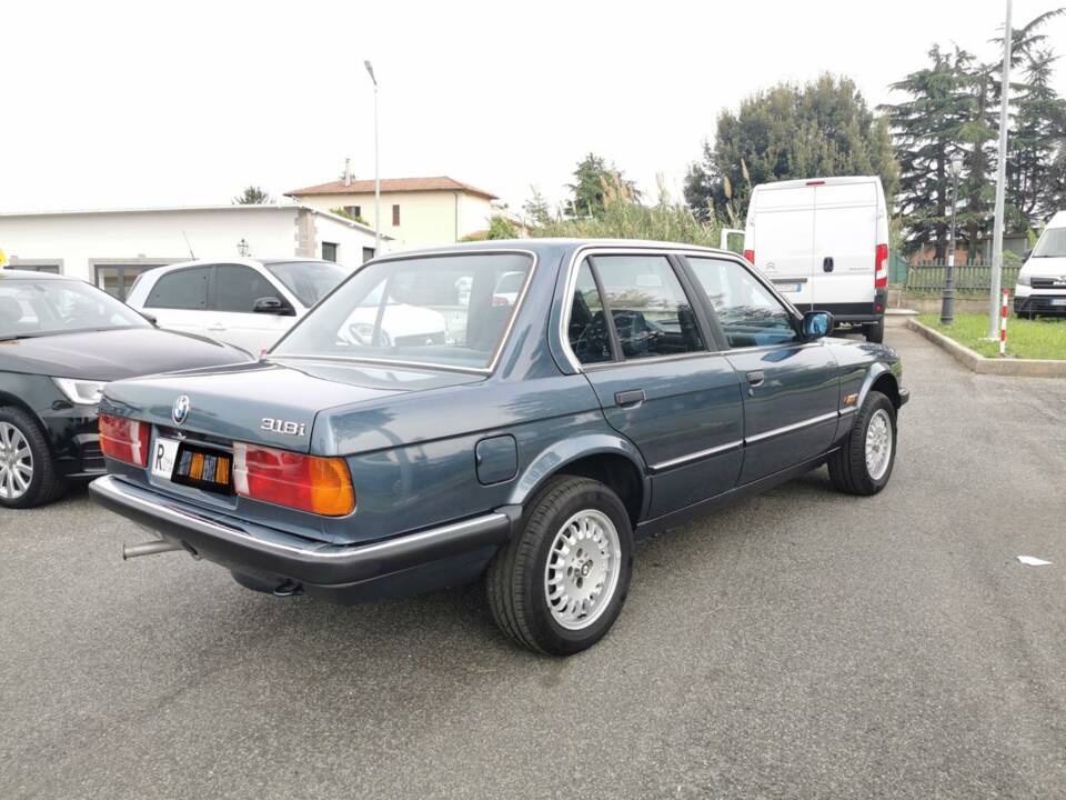 Image 2/44 of BMW 318i (1986)