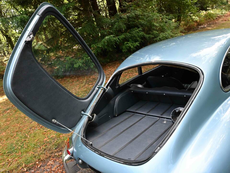 Image 24/50 of Jaguar E-Type (2+2) (1966)