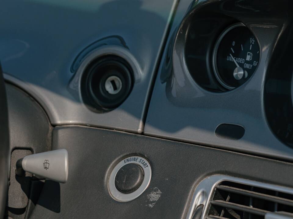 Image 125/185 of BMW Z8 (2001)
