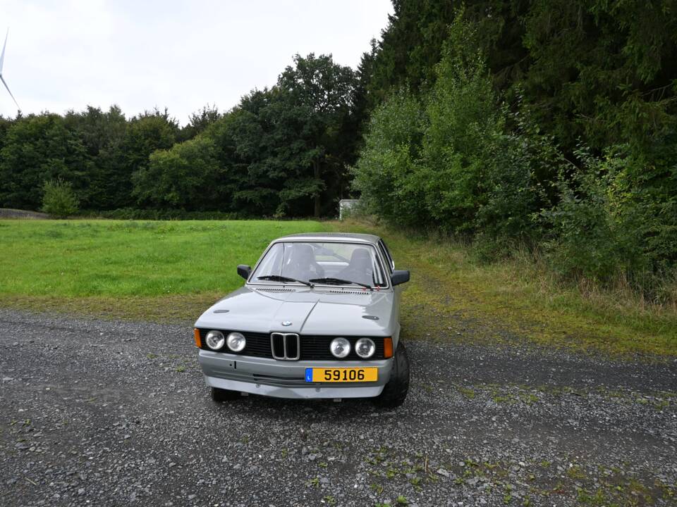 Image 3/64 of BMW 320&#x2F;4 (1977)