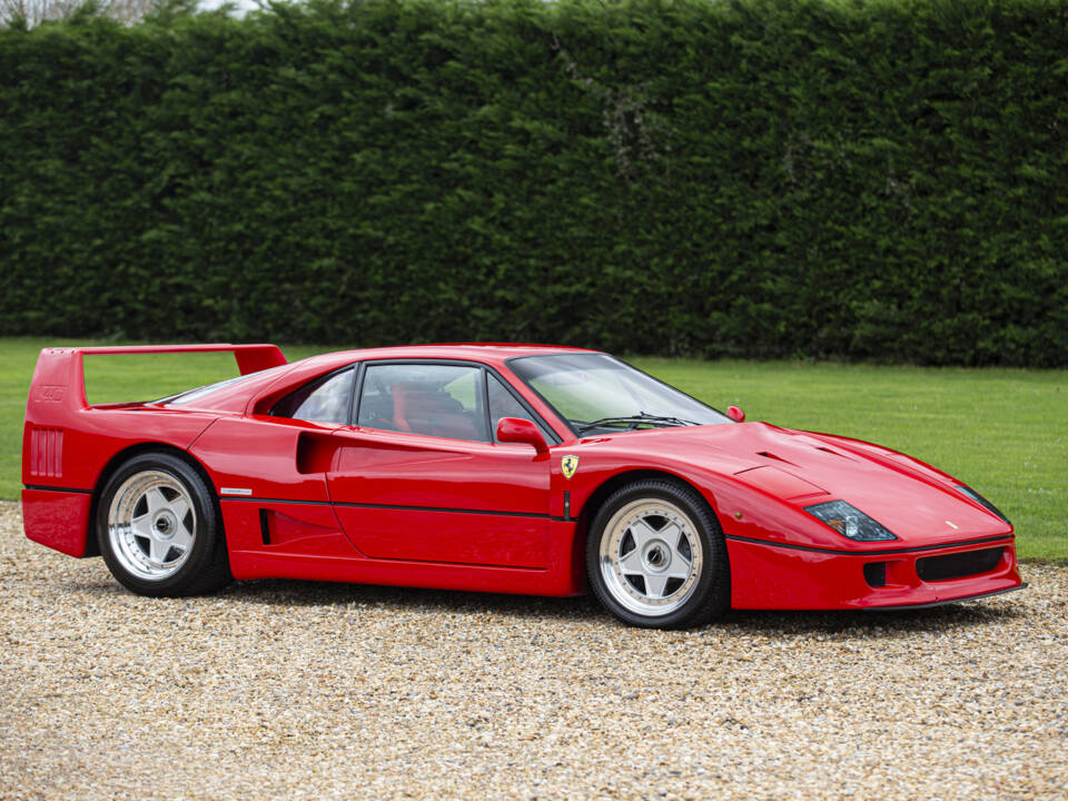 Image 2/50 de Ferrari F40 (1989)