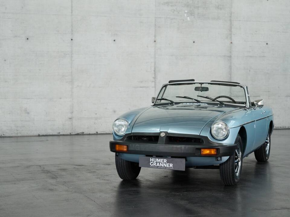 Image 4/50 of MG MGB (1976)