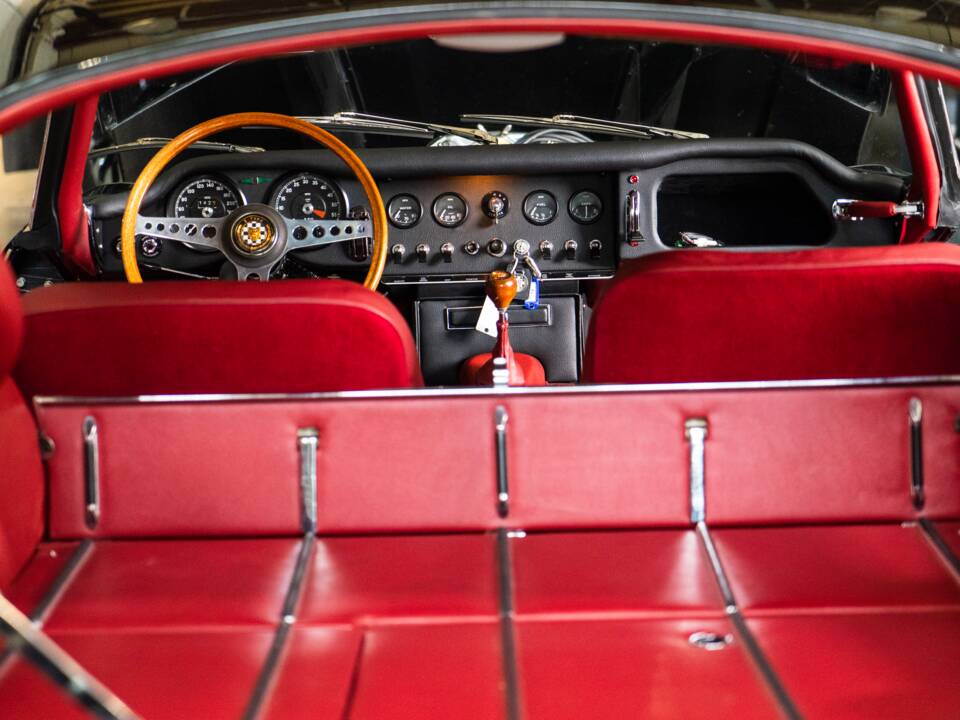 Bild 11/31 von Jaguar E-Type 4.2 (1965)