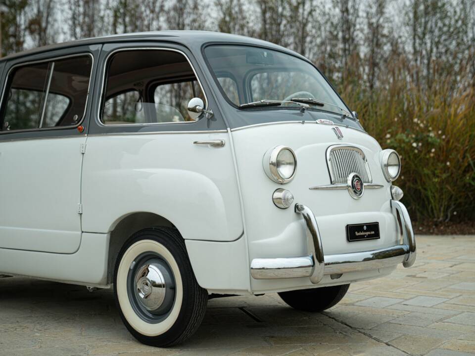 Image 21/50 of FIAT 600 D Multipla (1963)