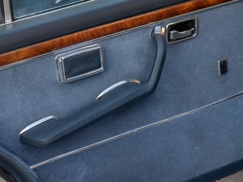 Bild 26/32 von Mercedes-Benz 300 SEL 6.3 (1972)