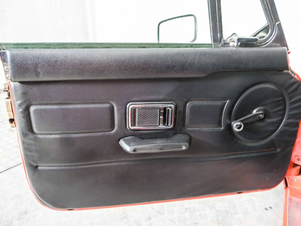 Bild 32/50 von MG MGB GT V8 SEC (1978)