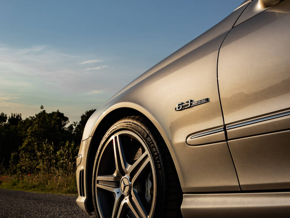 Image 49/50 of Mercedes-Benz CLK 63 AMG (2007)