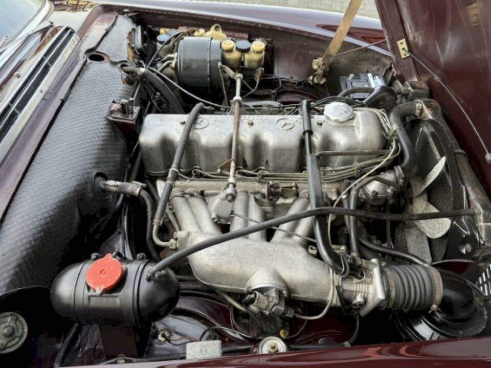 Image 25/36 de Mercedes-Benz 280 SL (1969)
