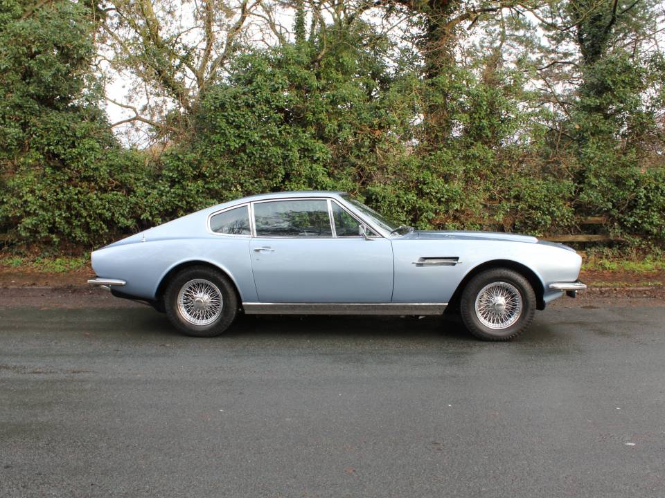 Image 23/35 of Aston Martin DBS (1971)
